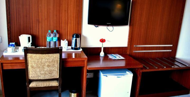 Hotel Shivalikview จัณฑีครห์ ภายนอก รูปภาพ