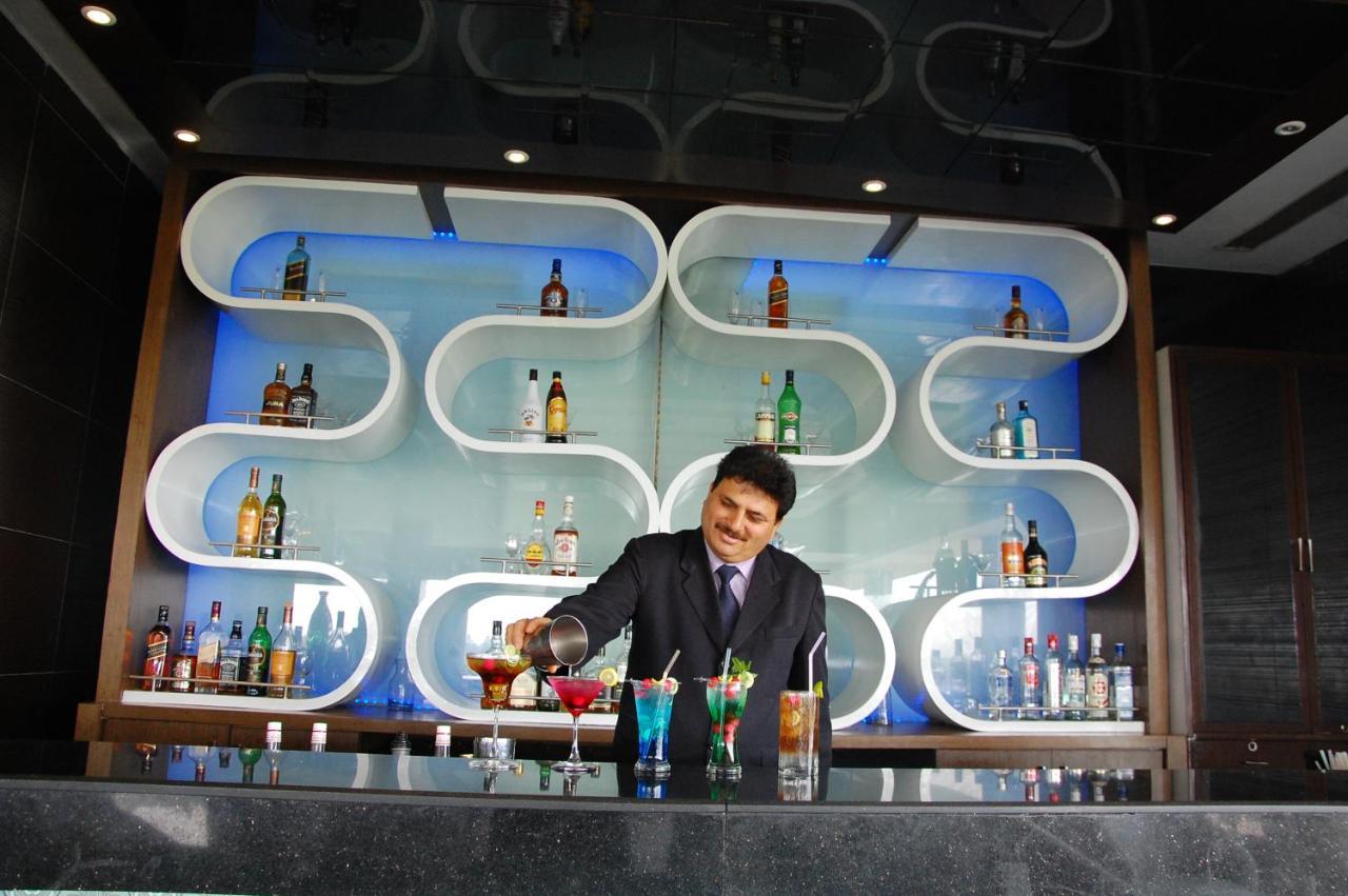Hotel Shivalikview จัณฑีครห์ ภายนอก รูปภาพ